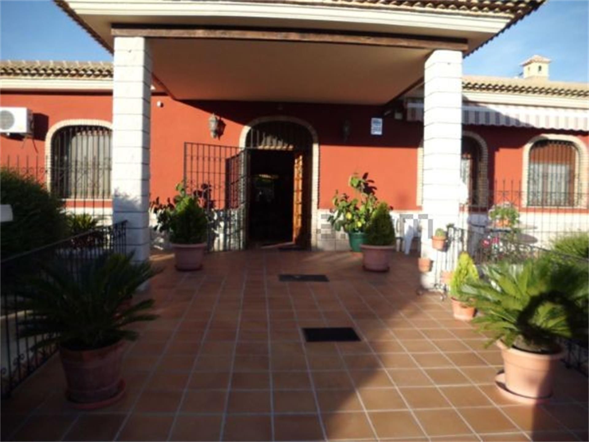 Exterior view of Country house for sale in Úbeda  with Air Conditioner, Heating and Private garden