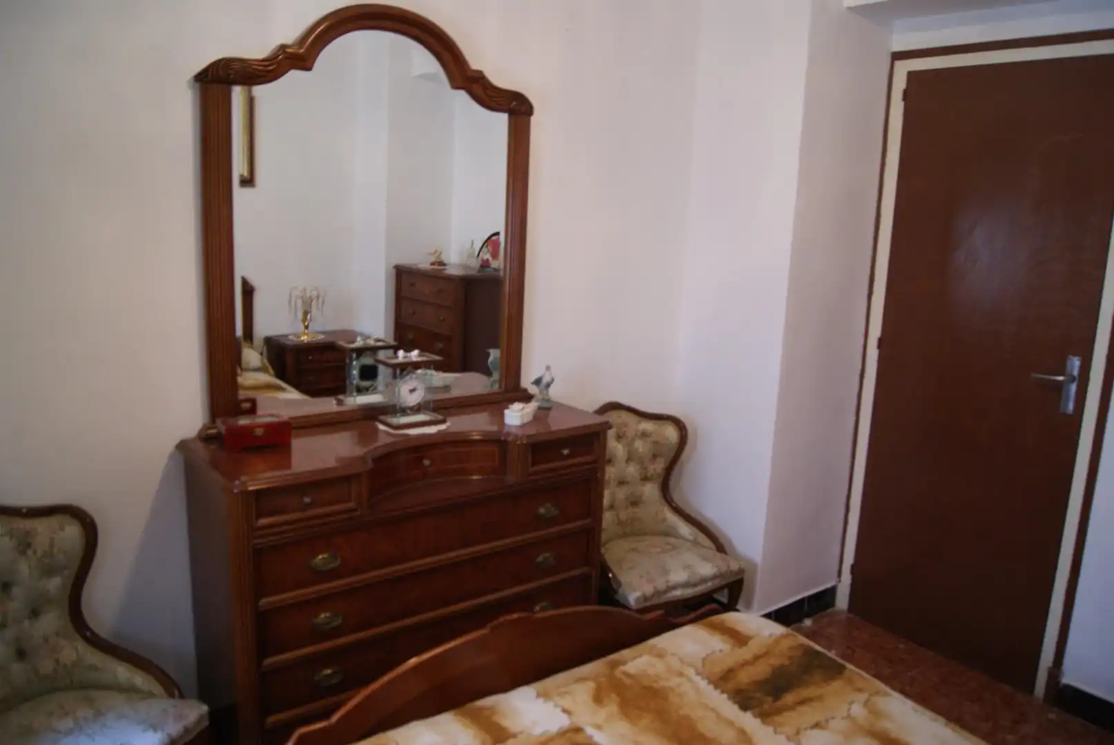 Schlafzimmer von Wohnung zum Verkauf in Biel mit Klimaanlage, Heizung und Privatgarten