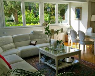 Living room of Flat for sale in  Madrid Capital  with Air Conditioner, Heating and Private garden