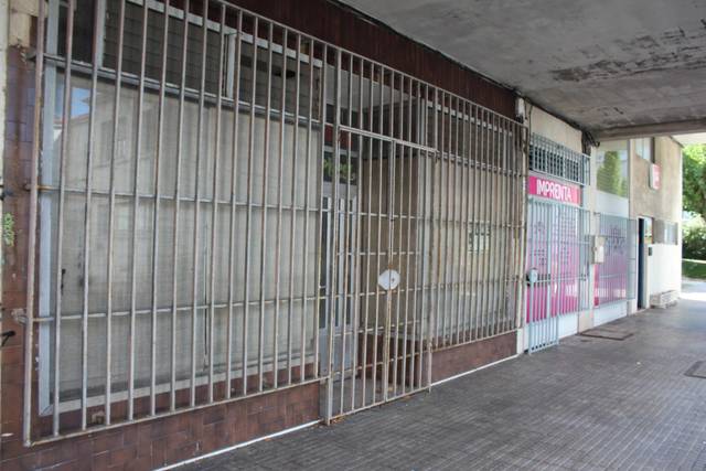 Local comercial en Venta en Rúa Geranios en Someso - Matogrande