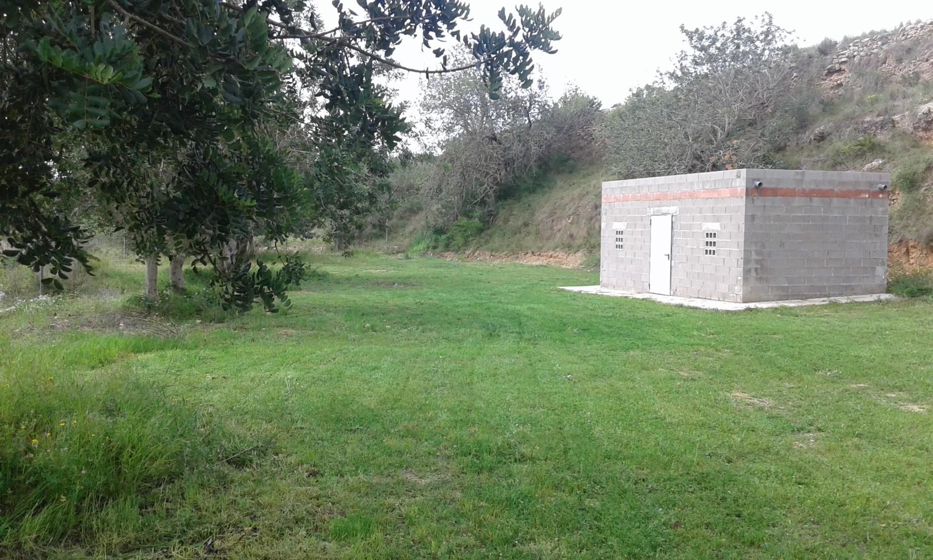 Vista exterior de No Urbanitzable en venda en Roda de Berà