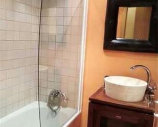 Bathroom of Flat for sale in Badalona