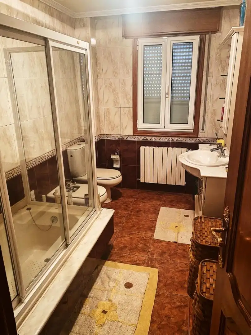 Casa o xalet en venda a Avenida Pedro Mateo Sagasta, Caldas de Reis Bany de Casa o xalet en venda en Caldas de Reis amb Terrassa i Balcó