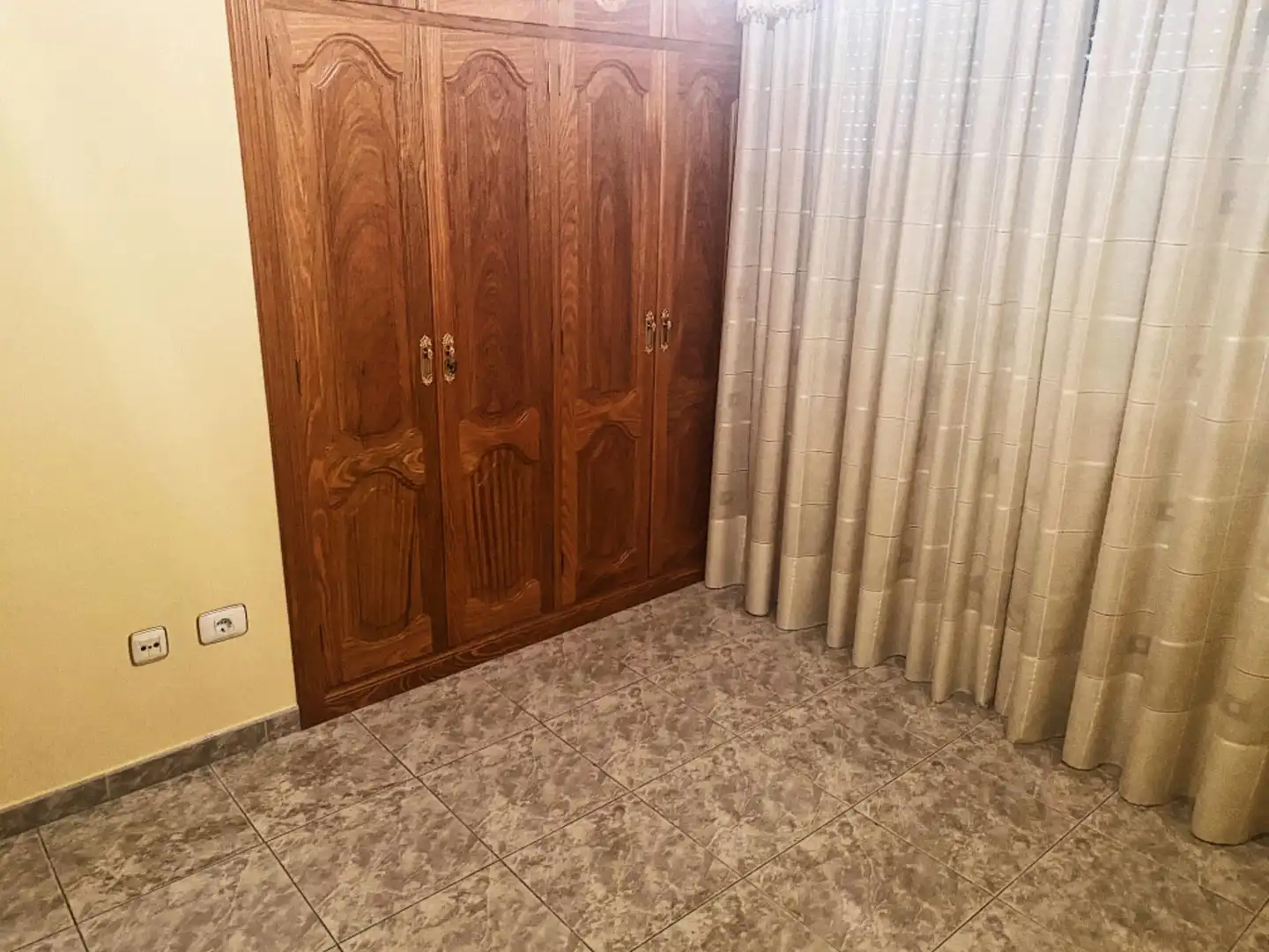 Casa o xalet en venda a Avenida Pedro Mateo Sagasta, Caldas de Reis Dormitori de Casa o xalet en venda en Caldas de Reis amb Terrassa i Balcó