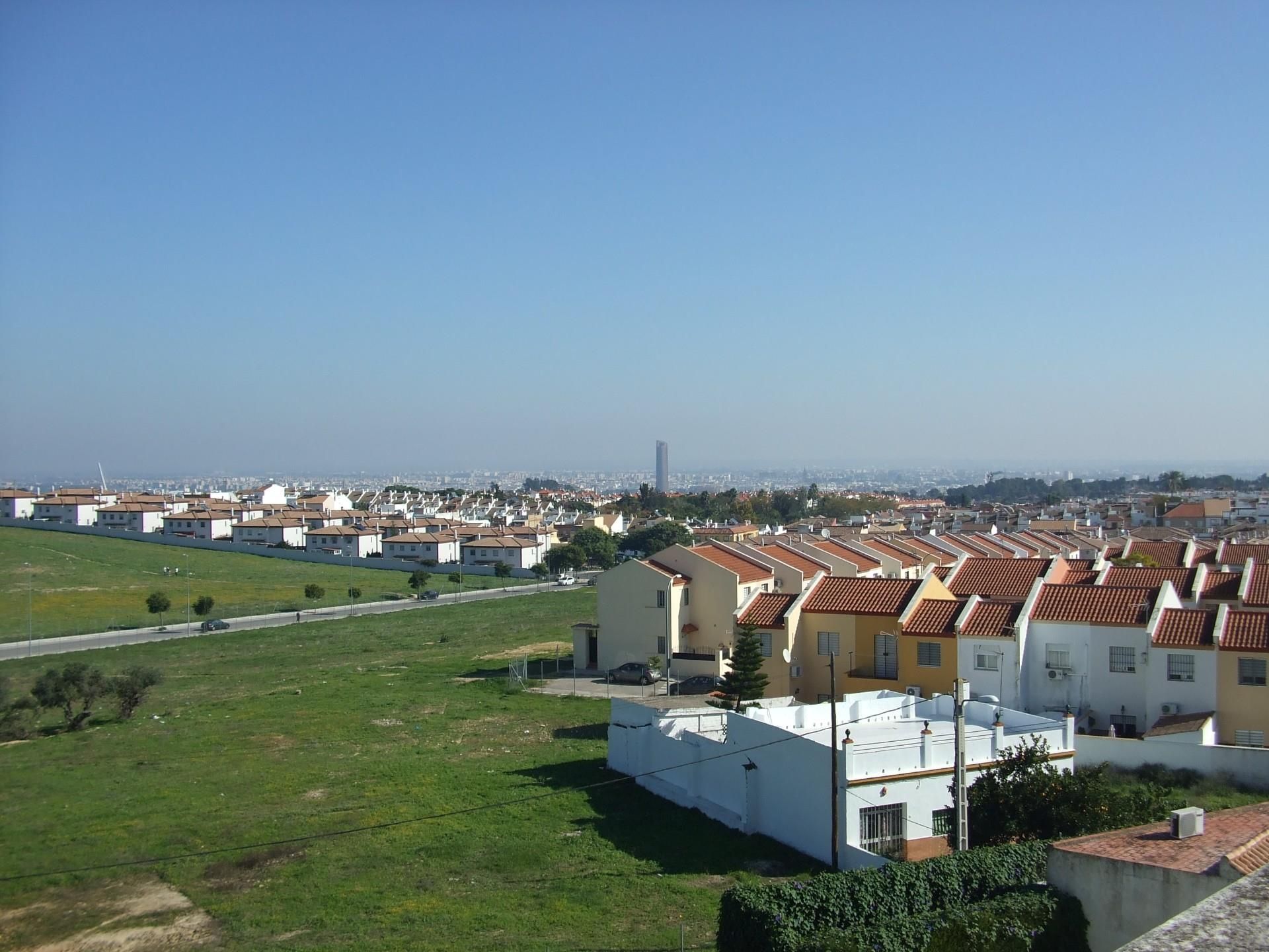 Casa adosada en venda a Avenida Reina Mercedes, Castilleja de la Cuesta