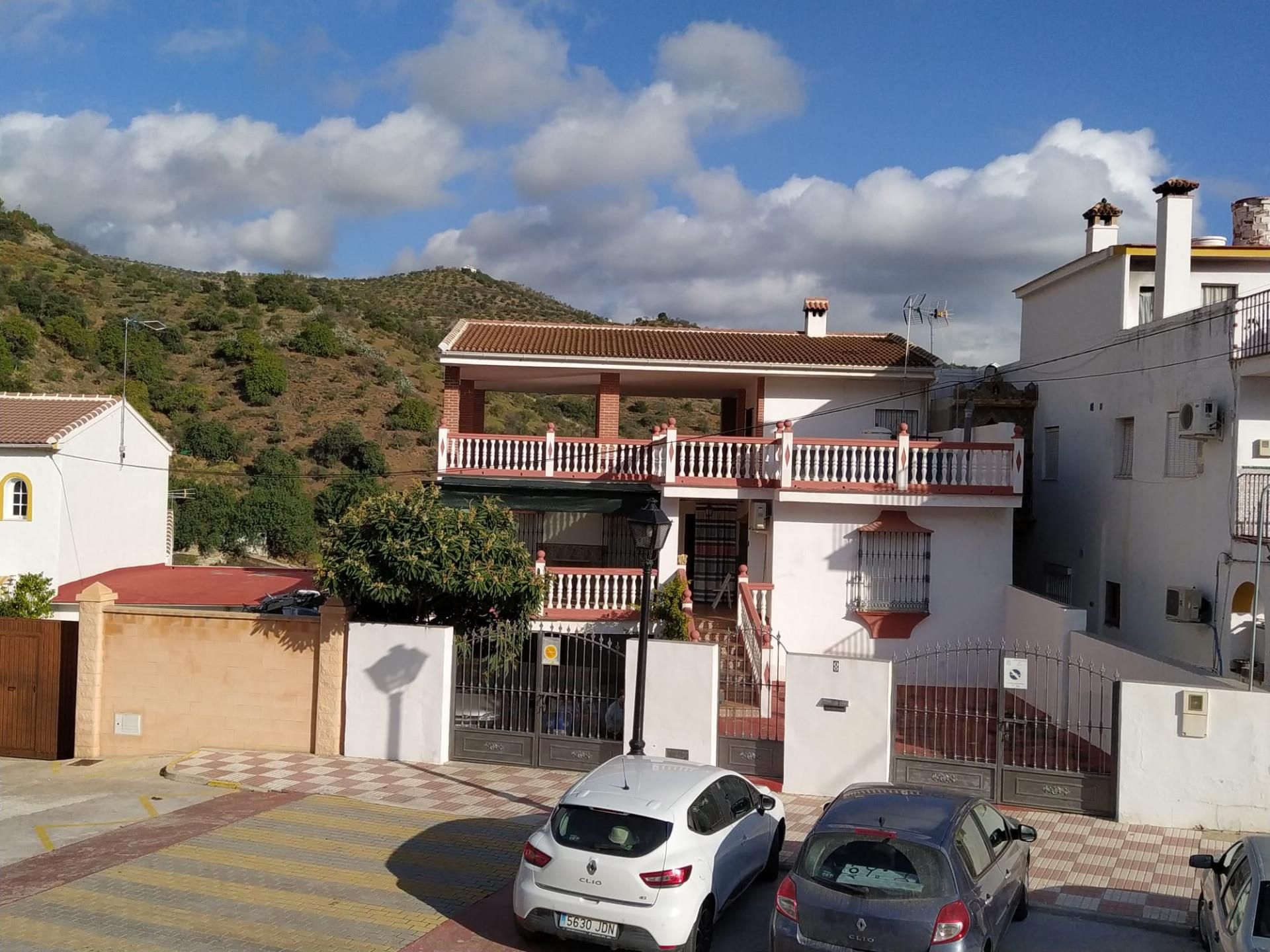 Vista exterior de Pis en venda en Tolox amb Aire condicionat, Terrassa i Traster