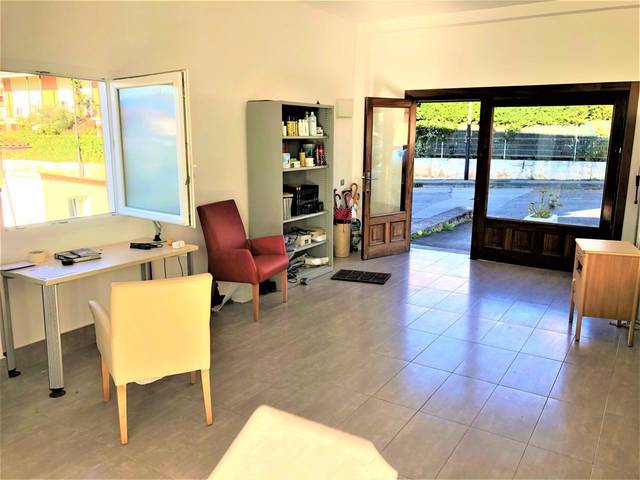 Local comercial en Venta en Avenida de Bilbao, 71A en Sierrapando