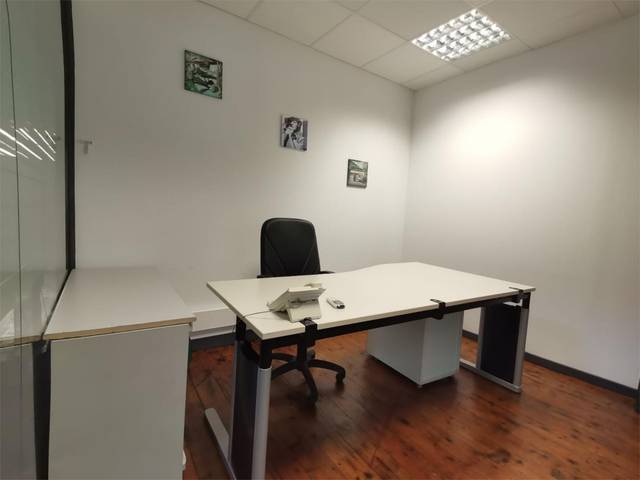 Oficina en Alquiler en Avinguda dels Alps, 49 en Almeda - El Corte Inglés