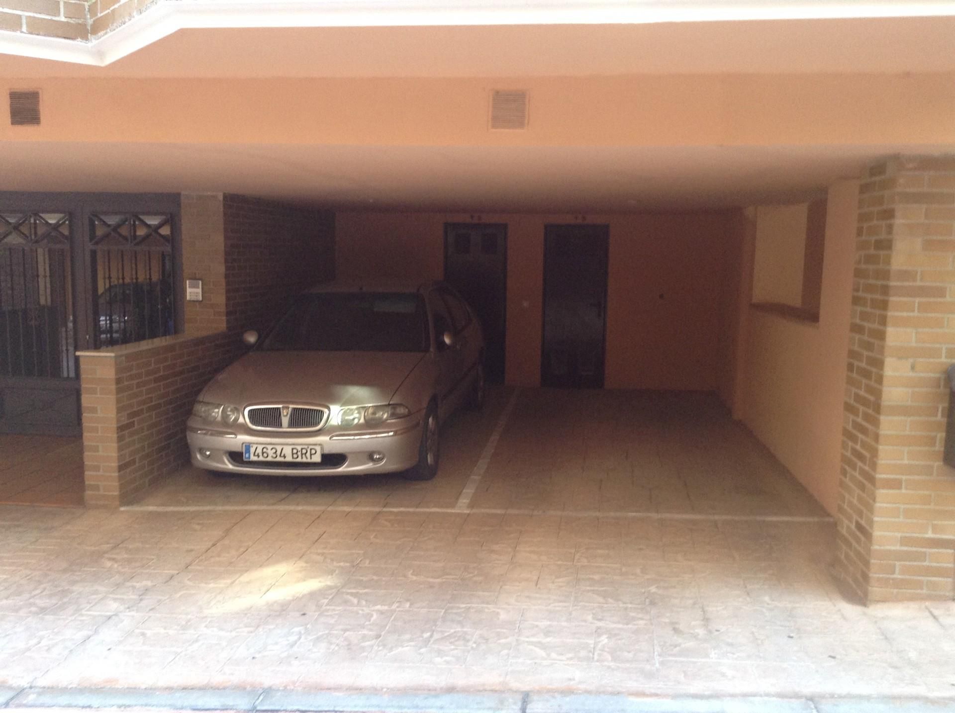 Garage to rent in Valdemorillo
