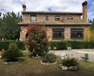 Vista exterior de Casa o xalet en venda en Macastre amb Terrassa, Piscina i Balcó