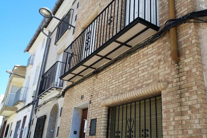 Finca rústica en venda a Calle las Cruces, Utiel, Valencia - imatge 1 Foto 1 de Finca rústica en venda a Calle las Cruces, Utiel, Valencia