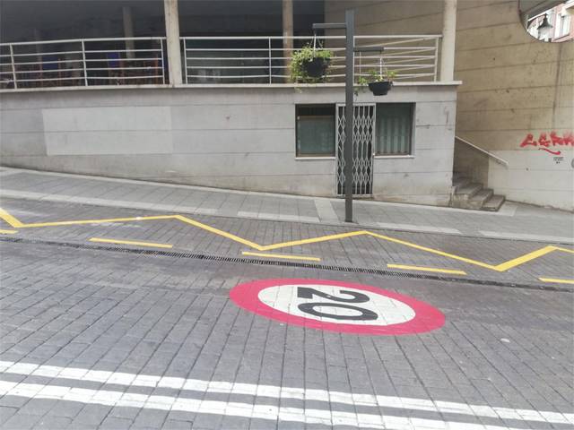 Local comercial en Alquiler en Plaza España en Ermua