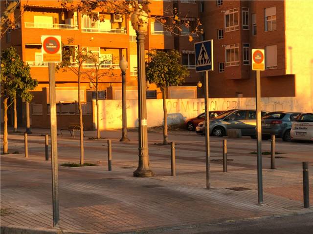 Garaje en Venta en Calle la Carátula en Ciutat Universitària