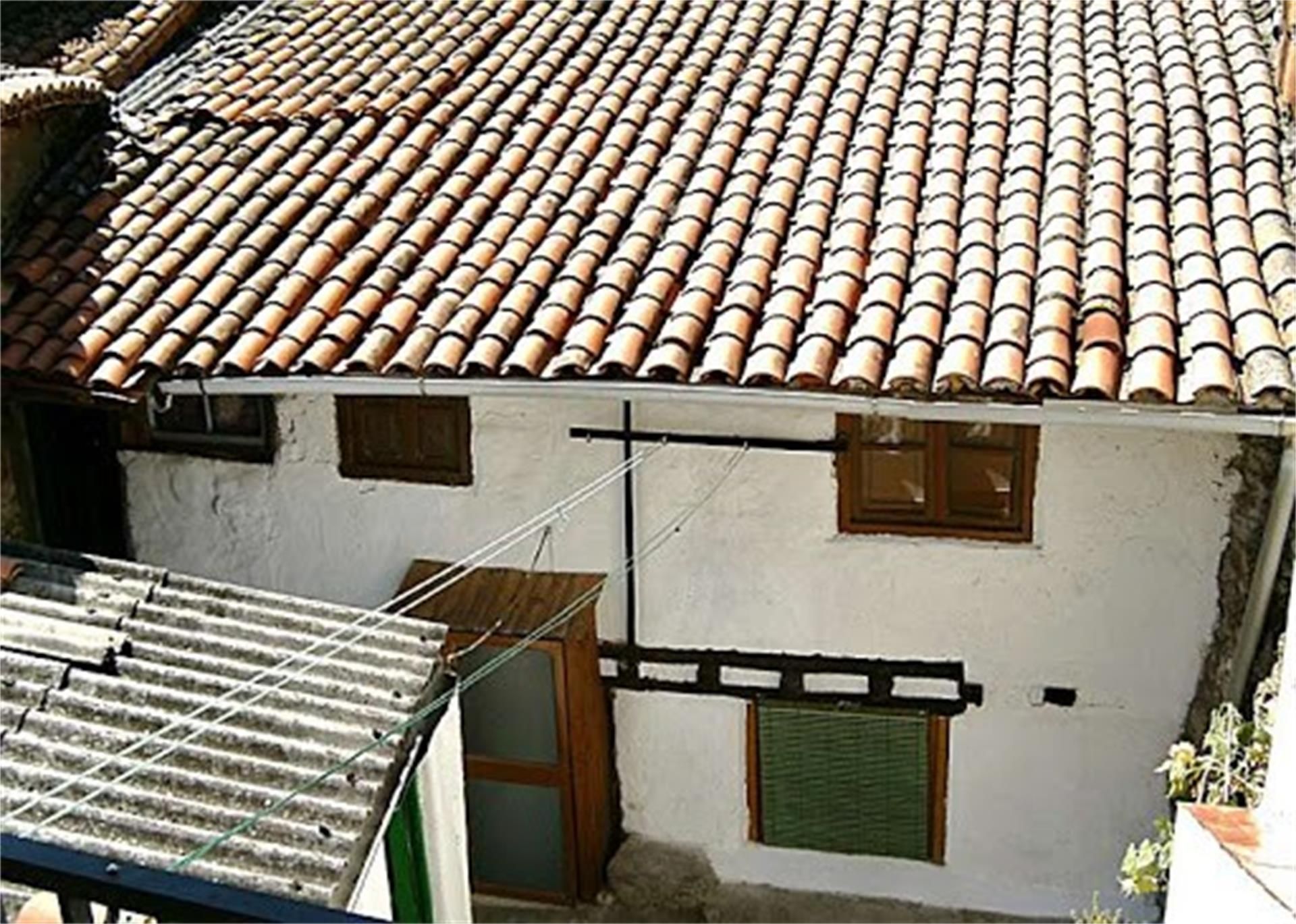 Vista exterior de Pis en venda en Hervás amb Jardí privat, Terrassa i Balcó