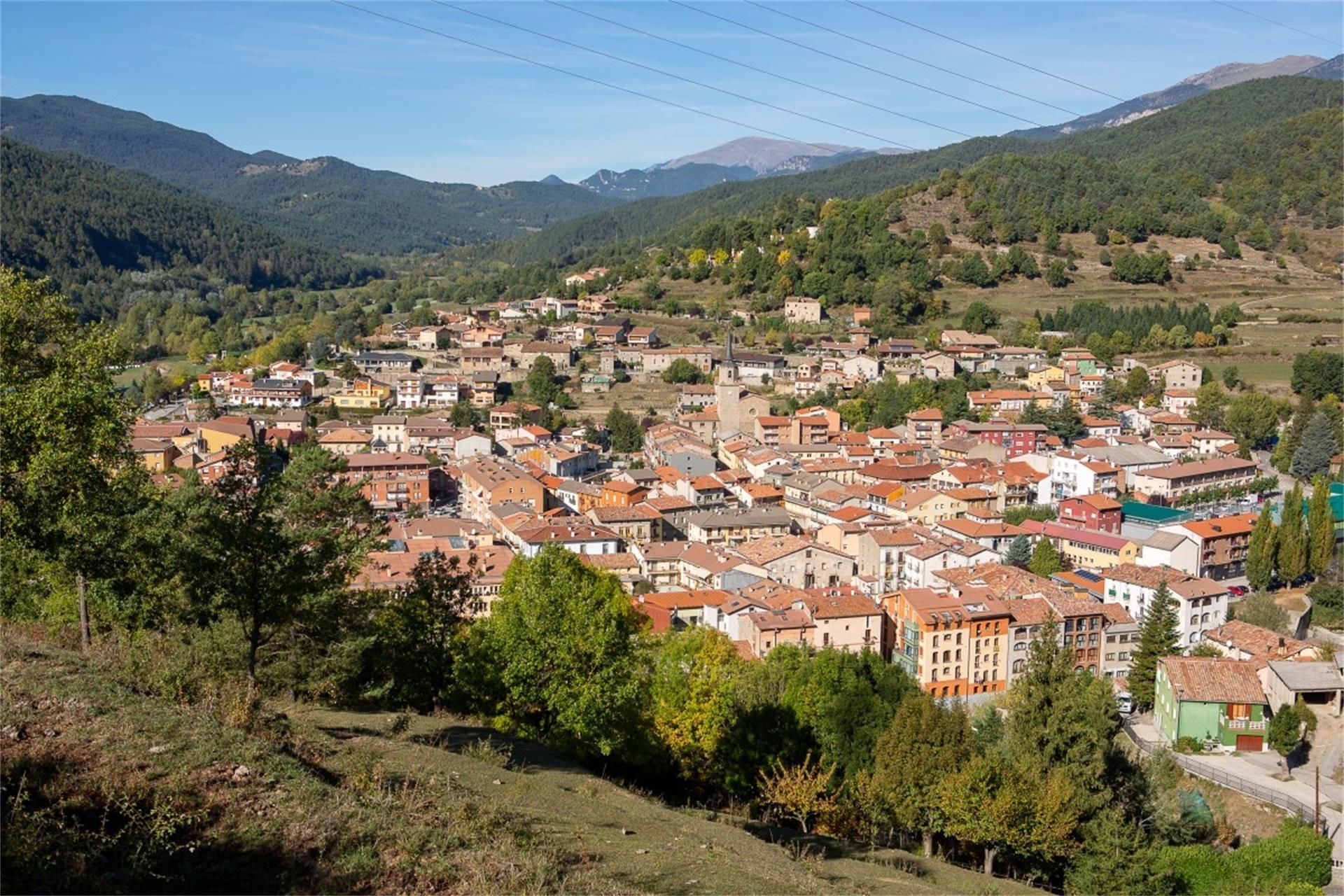 Vista exterior de Casa o xalet en venda en Campdevànol amb Calefacció, Jardí privat i Parquet