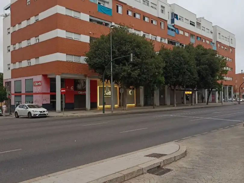 Local de lloguer a Avenida Al-Nasir, 21, Santa Rosa - Valdeolleros Local de lloguer en Córdoba