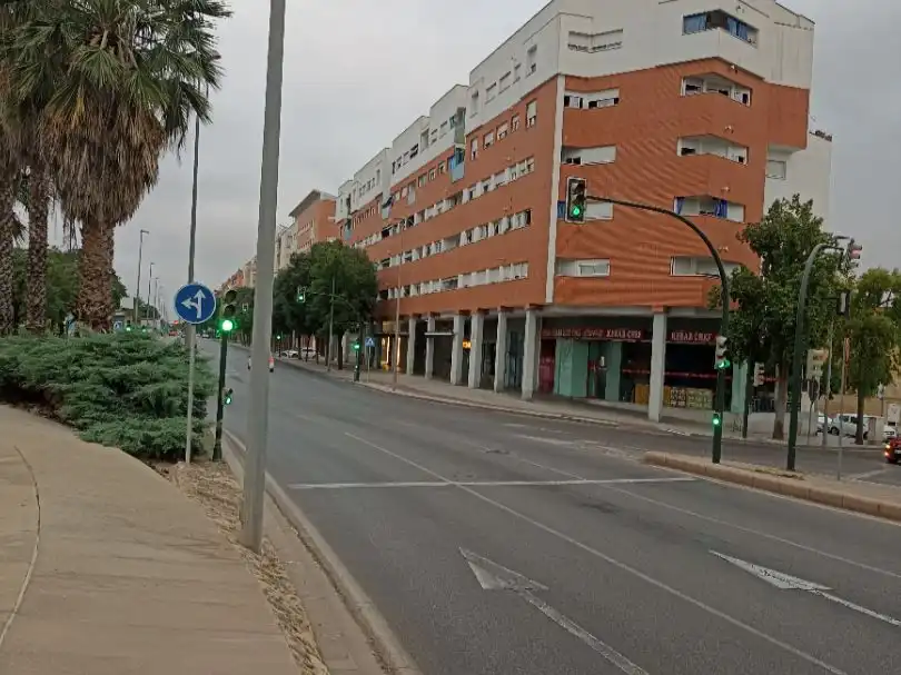 Local de lloguer a Avenida Al-Nasir, 21, Santa Rosa - Valdeolleros Vista exterior de Local de lloguer en Córdoba