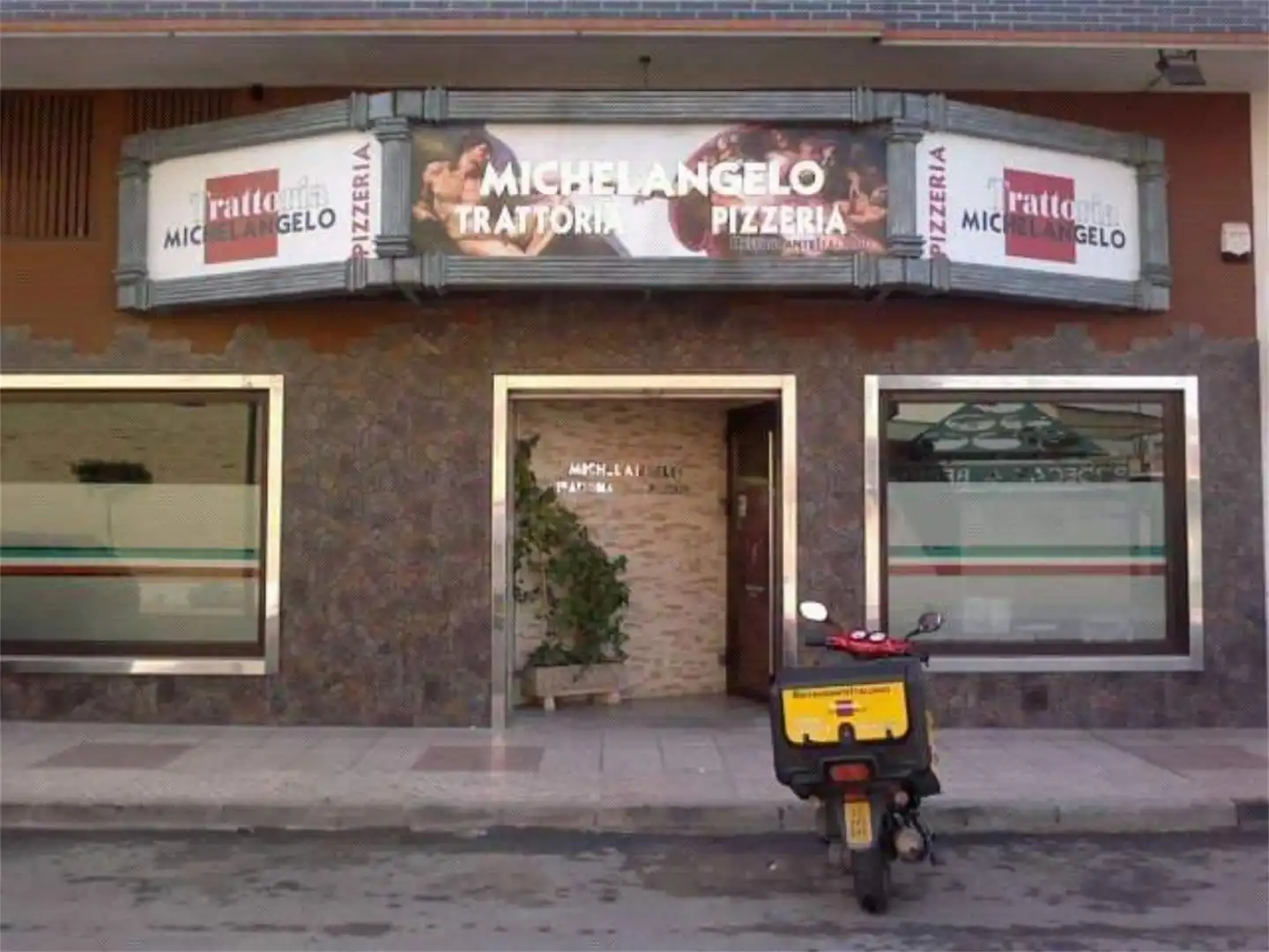Local en venta en Avenida Reyes Católicos, 60, Jumilla Local en venta en Jumilla con Aire acondicionado y Calefacción