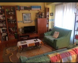 Sala d'estar de Pis en venda en Barakaldo  amb Balcó