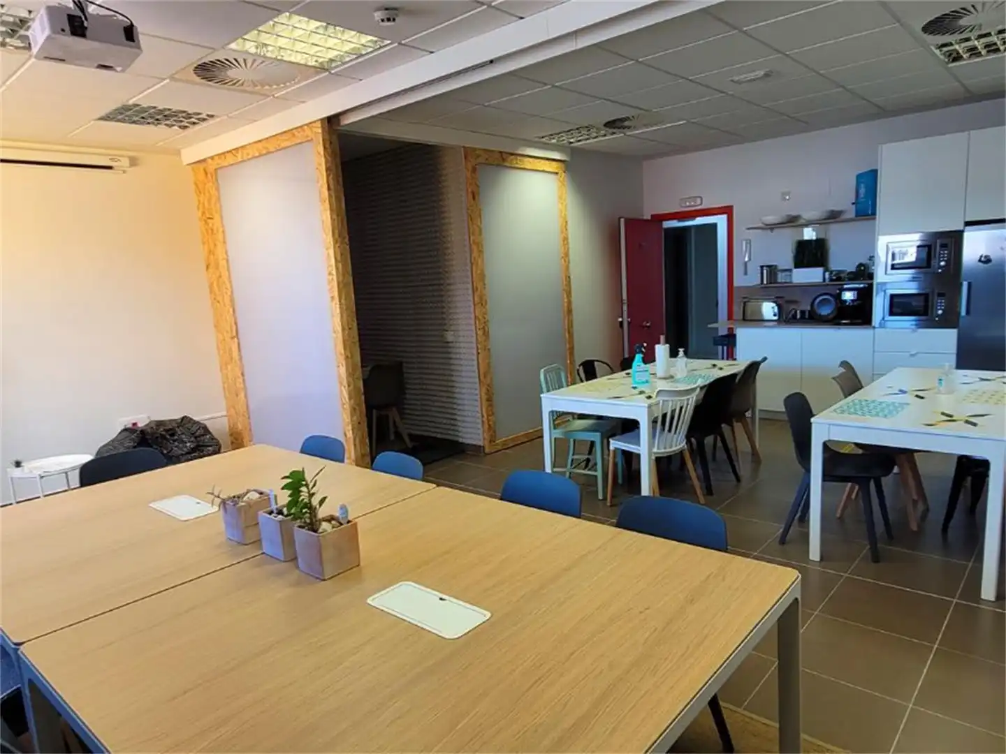 Comedor de Oficina de alquiler en Móstoles