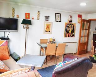 Sala d'estar de Apartament en venda en Ourense Capital  amb Calefacció, Parquet i Terrassa