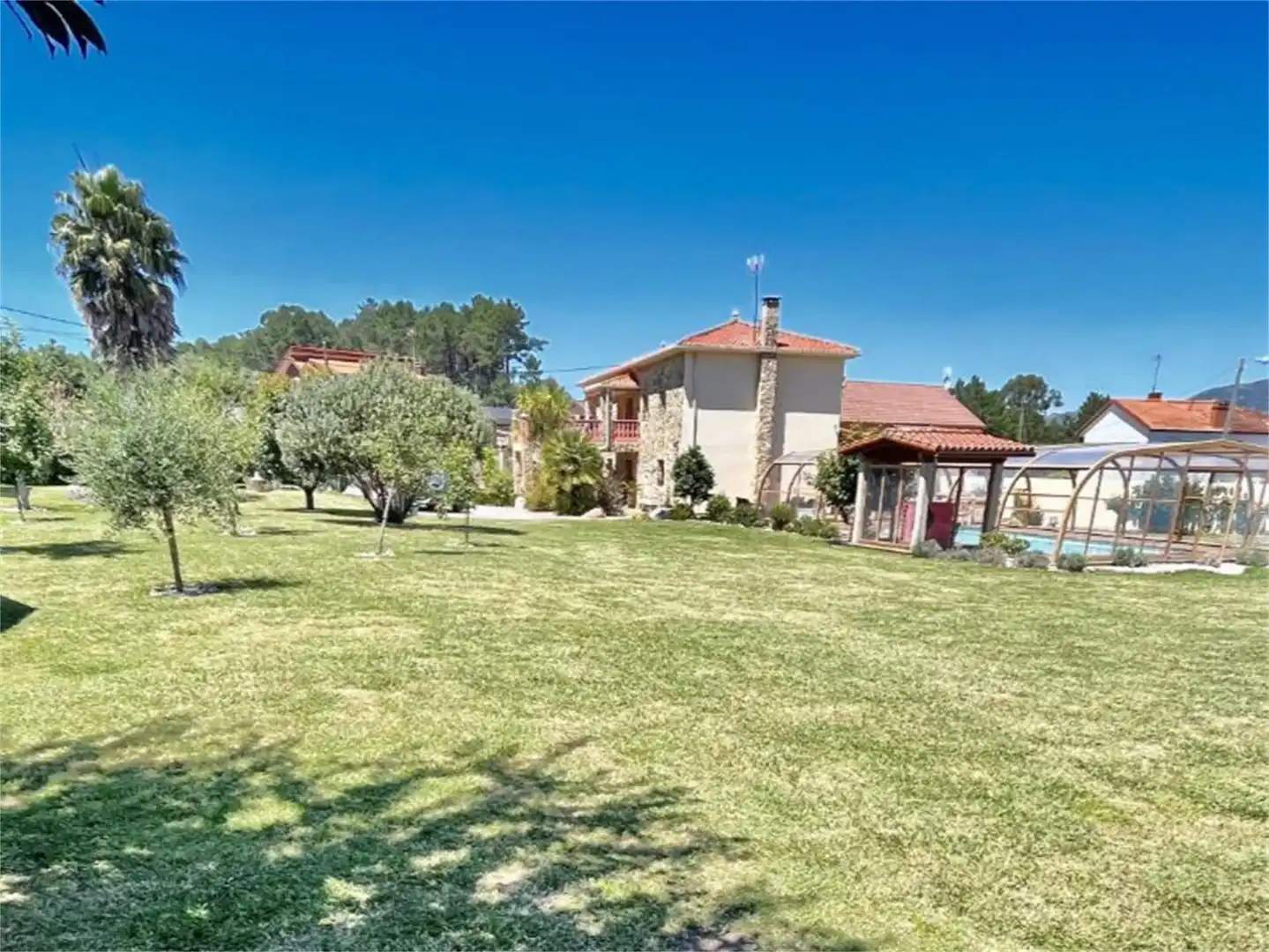 Vista exterior de Casa o xalet en venda en Porto do Son amb Calefacció, Jardí privat i Terrassa