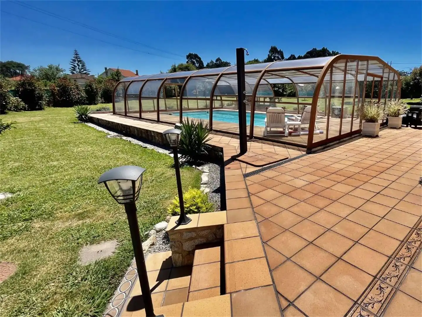Piscina de Casa o xalet en venda en Porto do Son amb Calefacció, Jardí privat i Terrassa