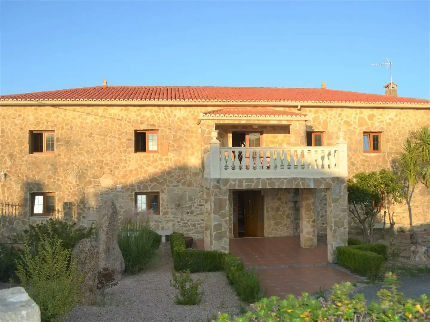 Vista exterior de Casa o xalet en venda en Porto do Son amb Calefacció, Jardí privat i Terrassa