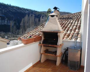 Vista exterior de Finca rústica en venda en Palomera amb Calefacció, Terrassa i Moblat