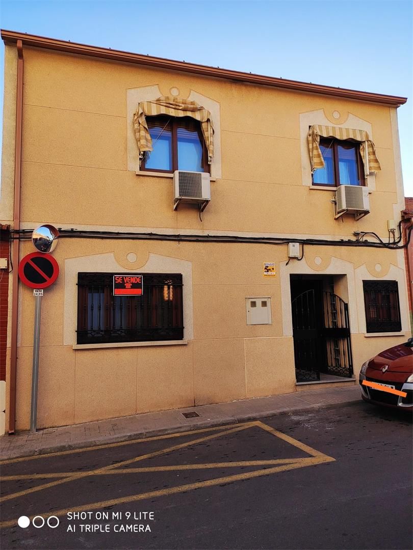 Vista exterior de Dúplex en venda en Puertollano amb Aire condicionat, Calefacció i Terrassa