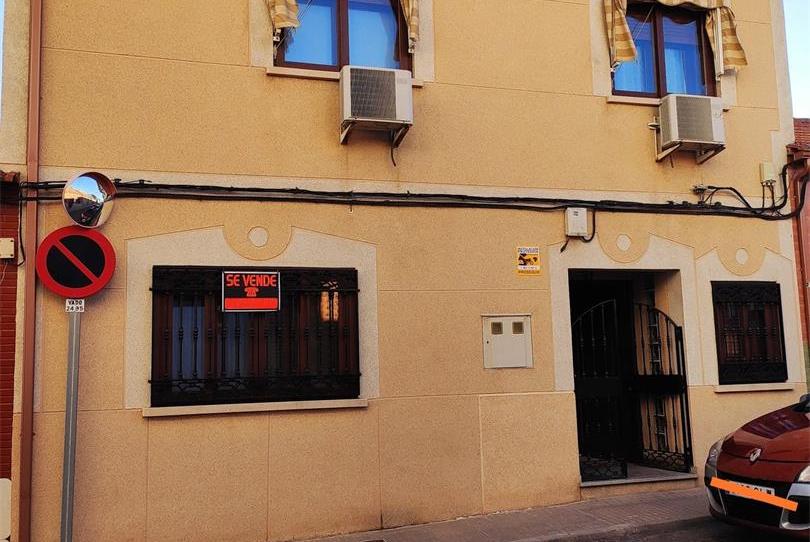 Dúplex en venda a Calle Pardo Bazán, 74, Puertollano, Ciudad Real - imatge 1 Foto 1 de Dúplex en venda a Calle Pardo Bazán, 74, Puertollano, Ciudad Real