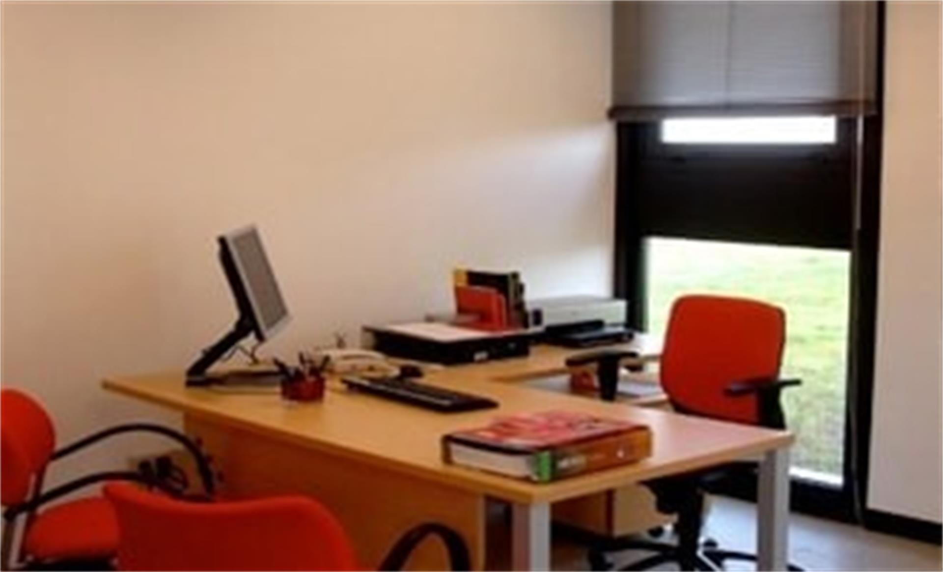 Oficina de alquiler en Carballo