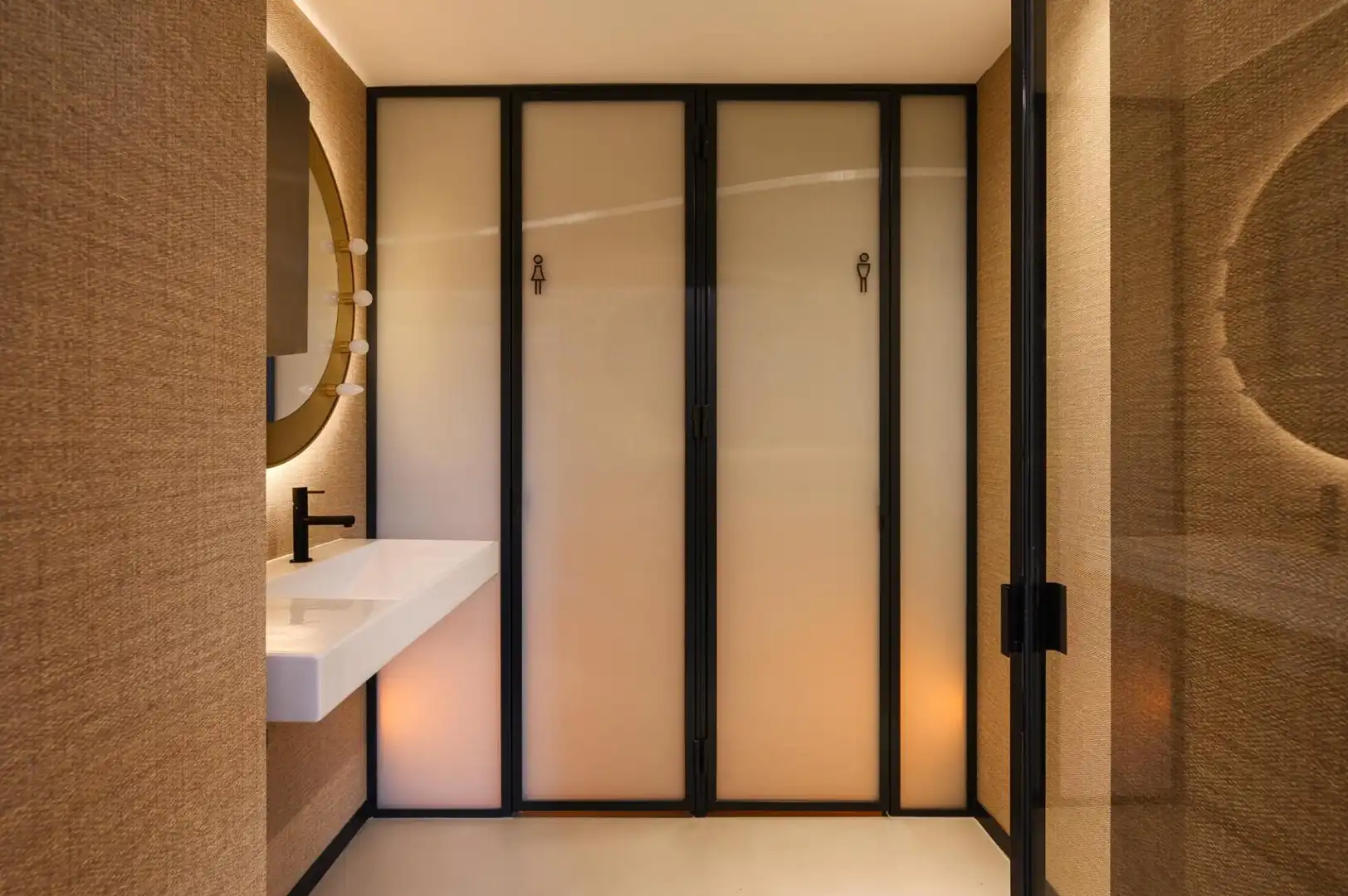 Office for rent in Calle de las Cuevas, 26, Valdeacederas Bathroom of Office for rent in Madrid
