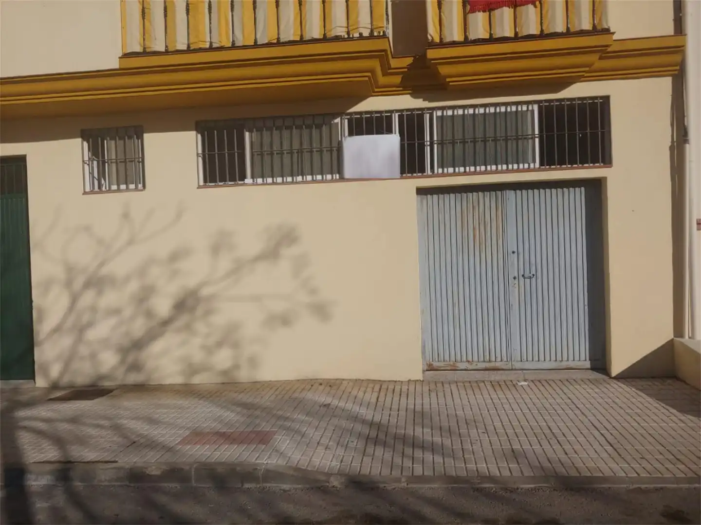 Vista exterior de Nave industrial en venta en Vélez-Málaga