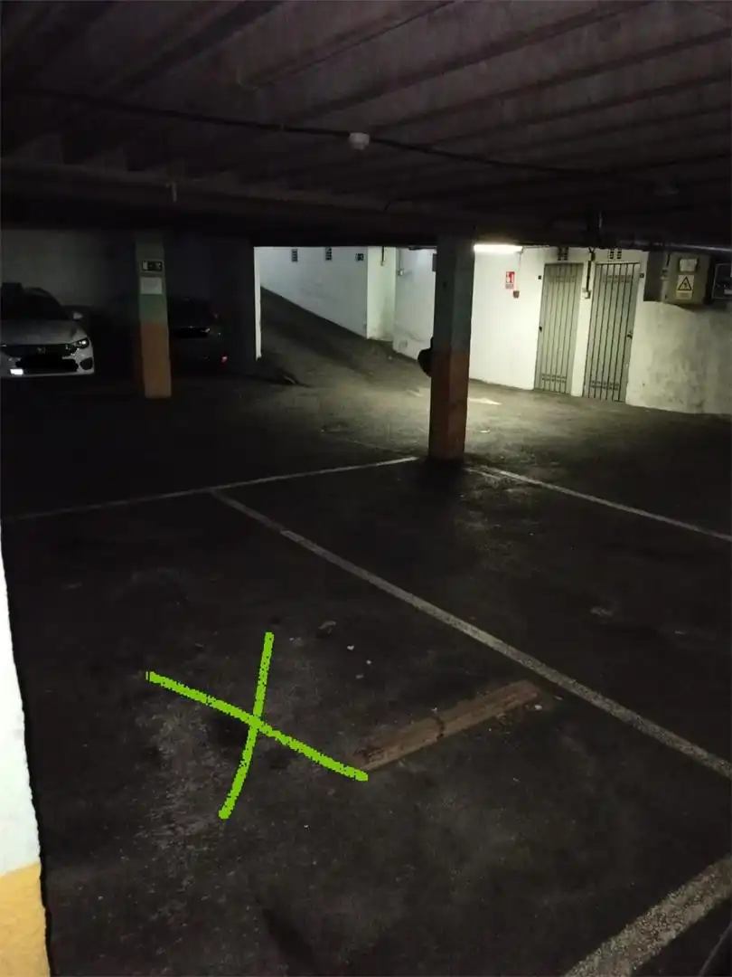 Garatge en venda a Plaza de los Cuatro Caños, 6, Corredoría - La Carisa - Prado de La Vega Aparcament de Garatge en venda en Oviedo