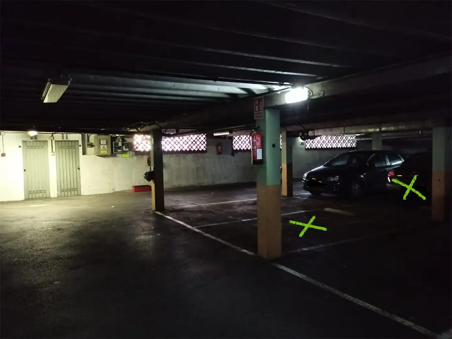 Garatge en venda a Plaza de los Cuatro Caños, 6, Corredoría - La Carisa - Prado de La Vega Aparcament de Garatge en venda en Oviedo