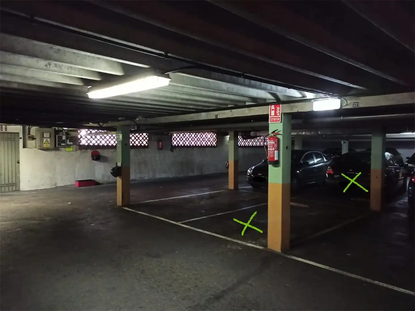 Garatge en venda a Plaza de los Cuatro Caños, 6, Corredoría - La Carisa - Prado de La Vega Aparcament de Garatge en venda en Oviedo