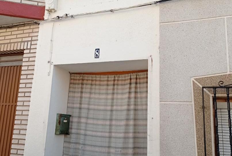 Foto 1 de Casa adosada en venta en Calle del Cardenal Monescillo, 8, La Solana  , Ciudad Real