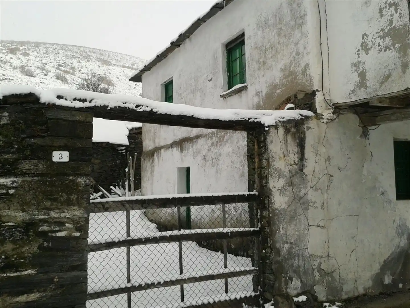 Vista exterior de Casa adosada en venda en Peranzanes amb Balcó