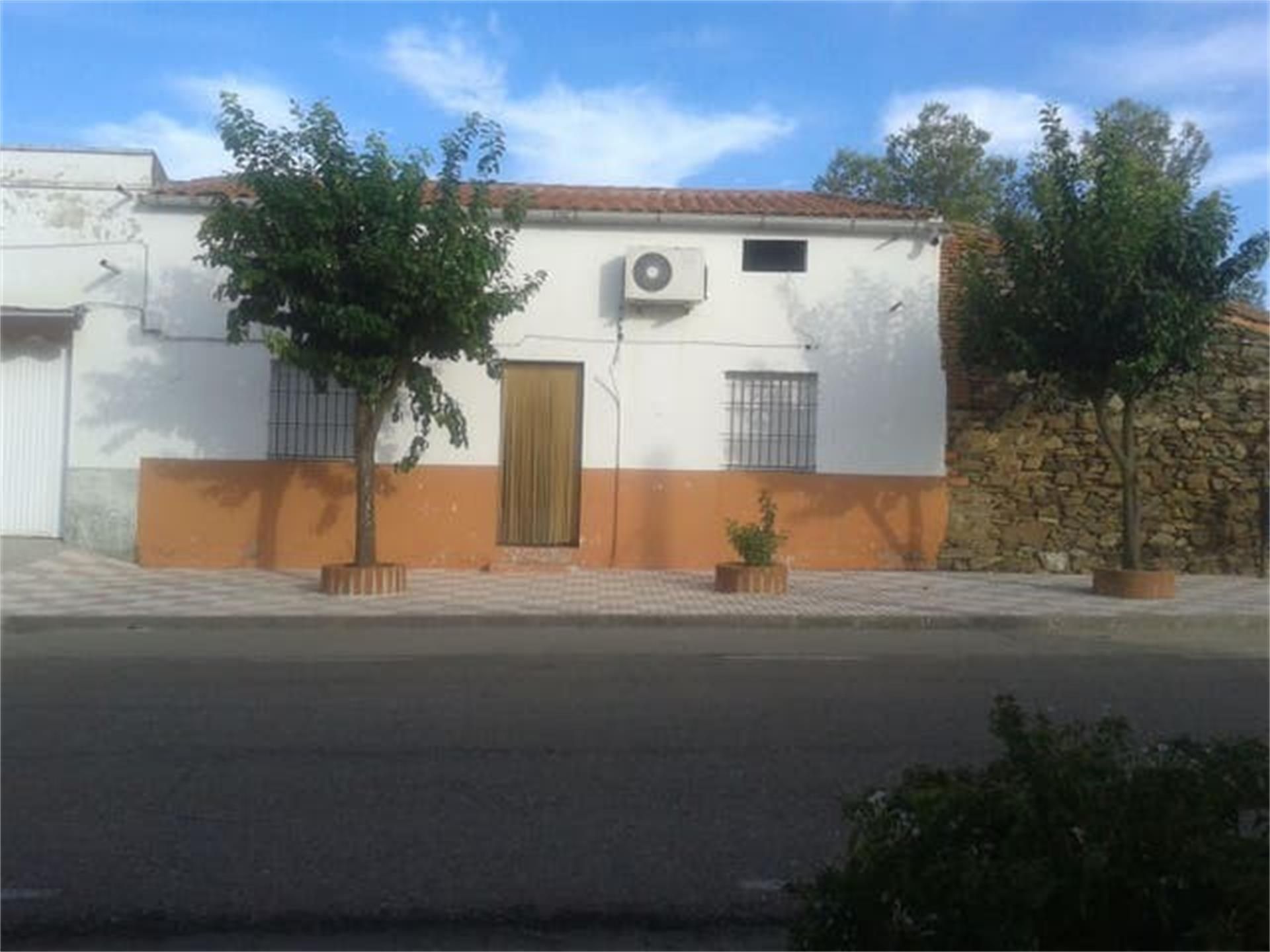 Vista exterior de Local en venda en Acedera amb Aire condicionat