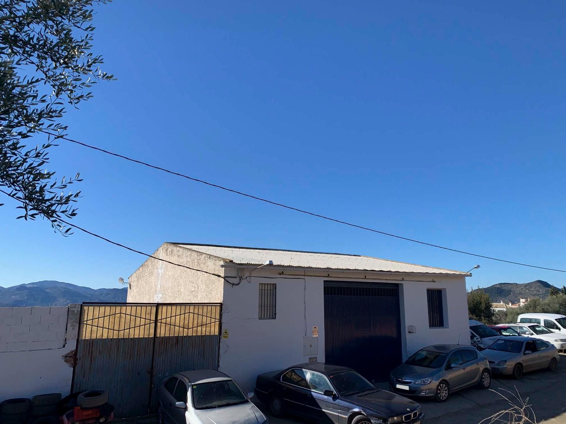 Vista exterior de Nau industrial en venda en Periana