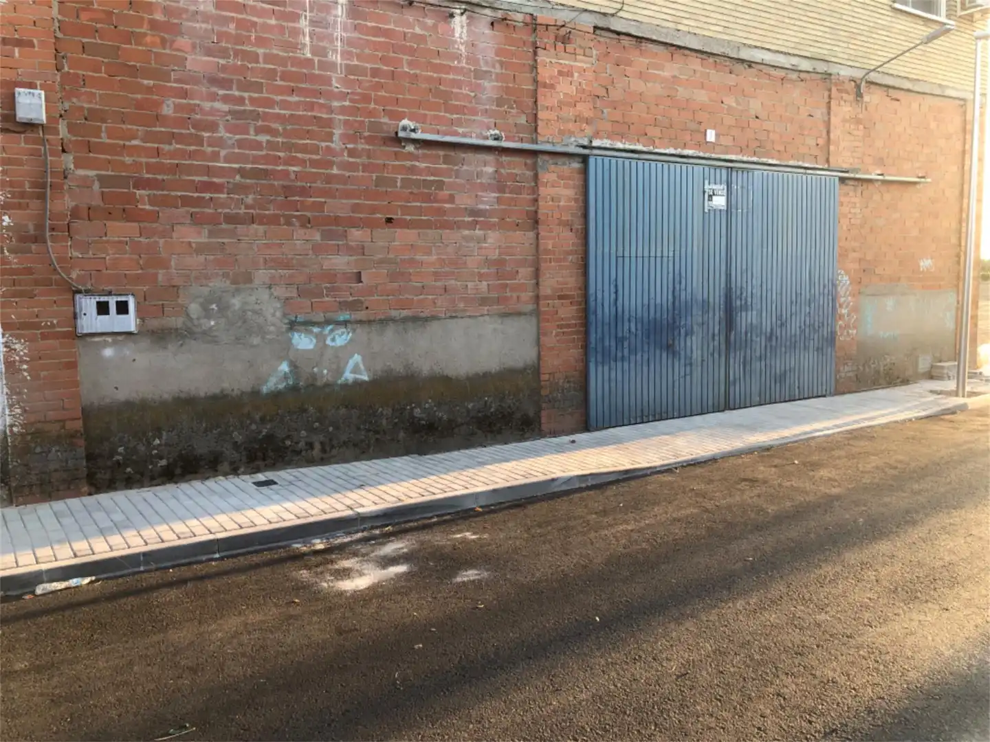 Parkplatz von Fabrikhallen zum Verkauf in Quismondo