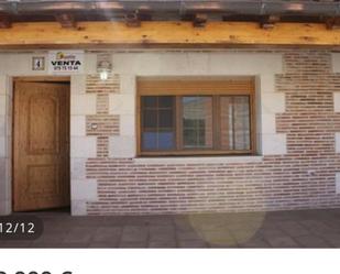 Vista exterior de Casa adosada en venda en Melgar de Yuso amb Terrassa