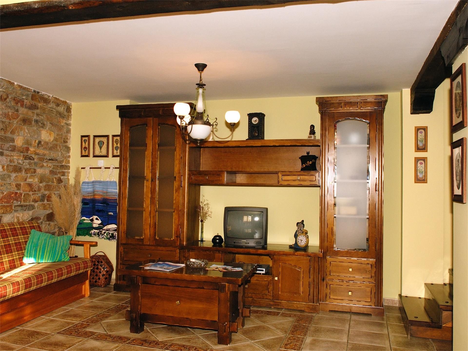 Sala d'estar de Local en venda en Vallejera de Riofrío amb Calefacció