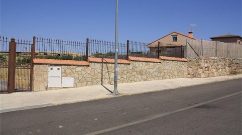 Foto 2 de Terreno en venta en Valdeverdeja, Toledo