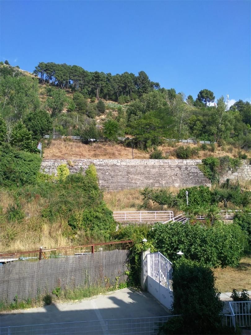 Vista exterior de Pis en venda en Baños de Montemayor amb Calefacció, Terrassa i Moblat