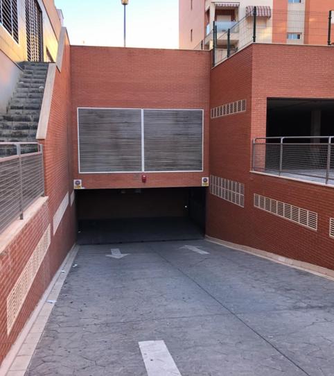 Foto 2 de Garaje en venta en Calle Marruecos, 1, San Luis, Almería