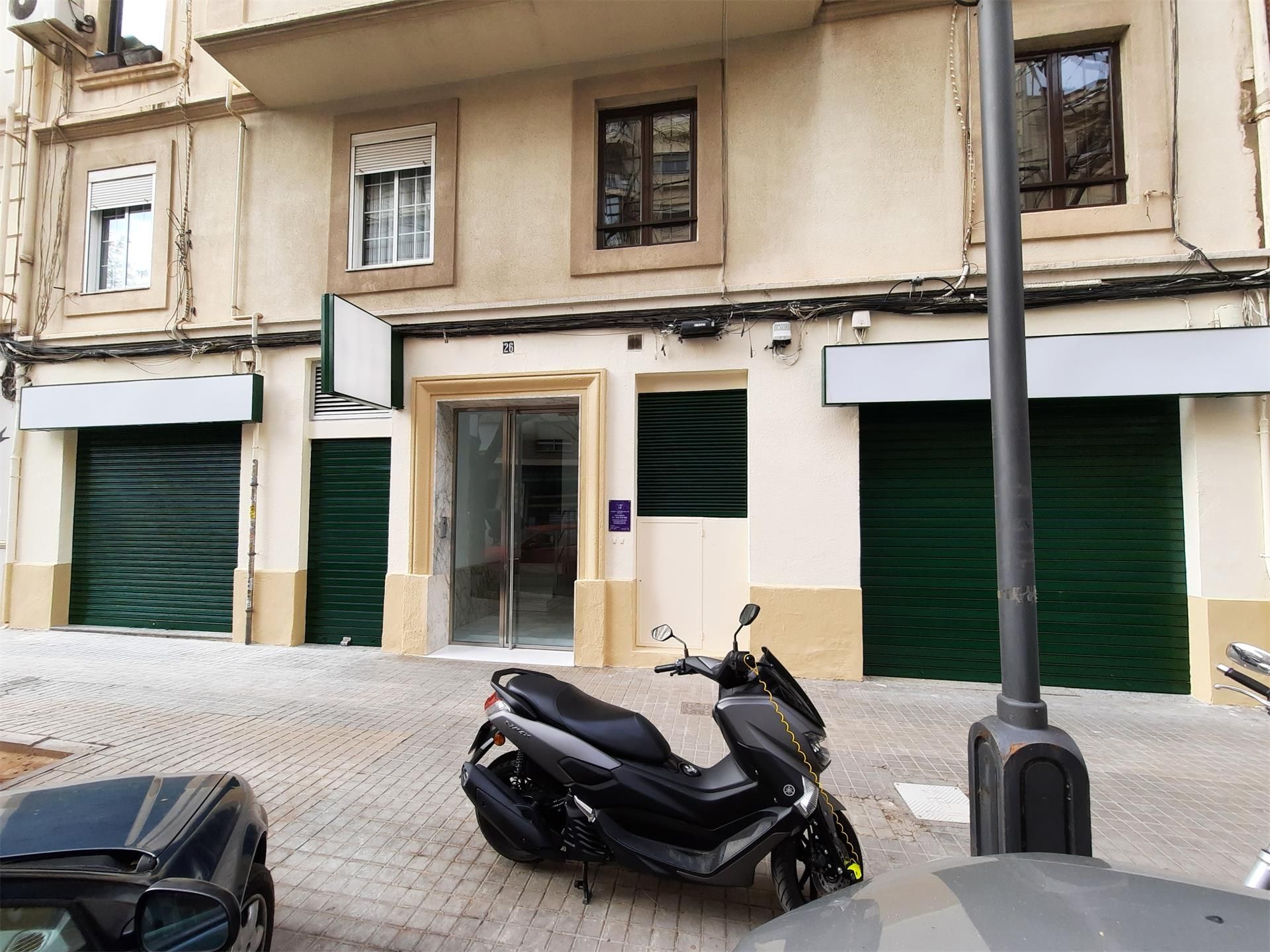 Vista exterior de Local de alquiler en  Valencia Capital con Aire acondicionado y Calefacción