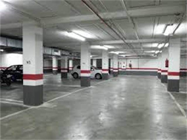 Garaje en Venta en Calle Santa María Mazzarello en Benalúa