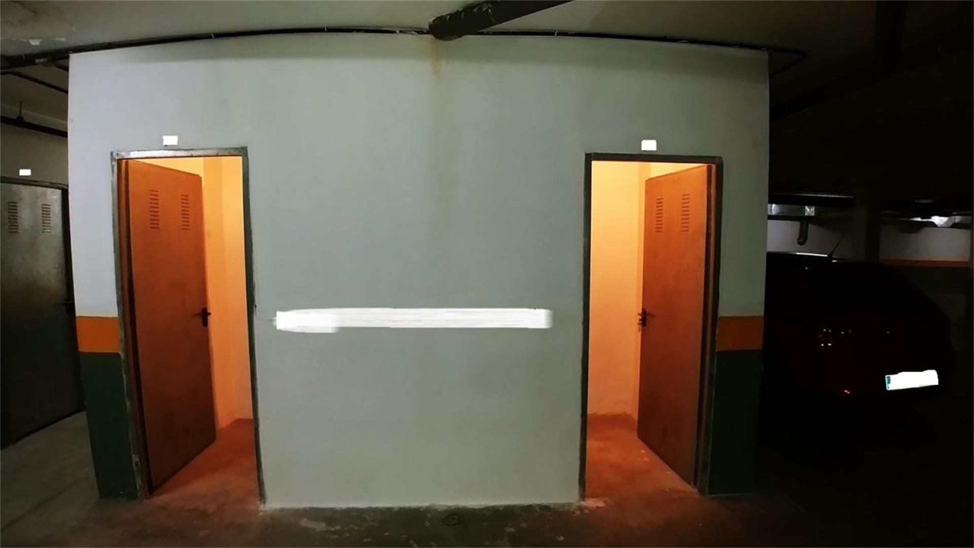 Box room for sale in  Granada Capital